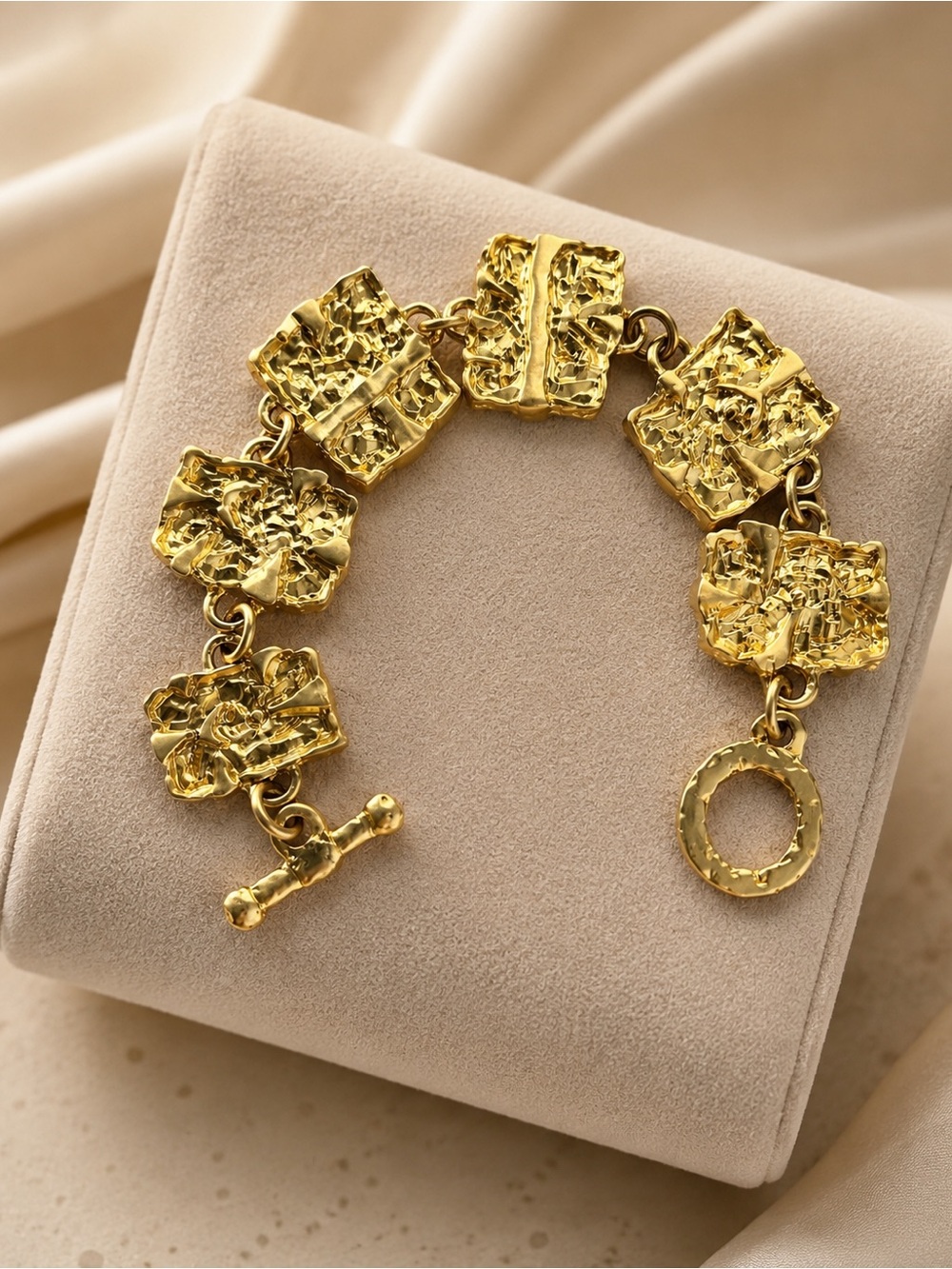 Elegant Gold Textured Link Bracelet -